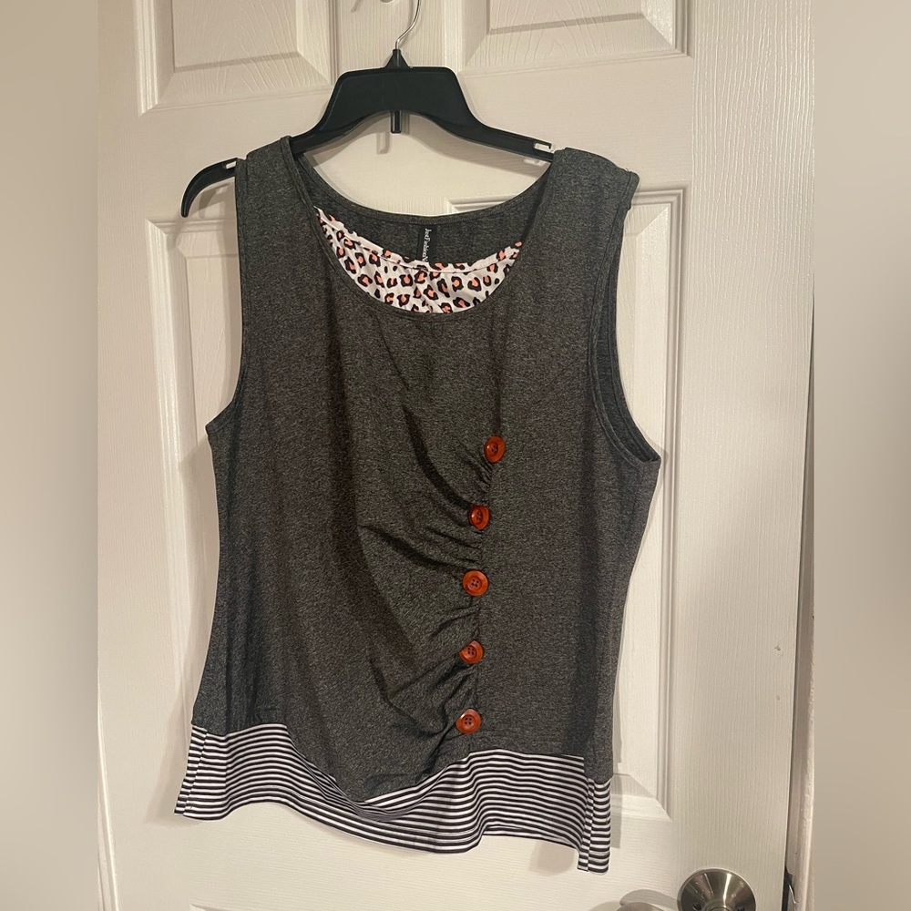 Just Fashion Now. Ladies sleeveless top XL